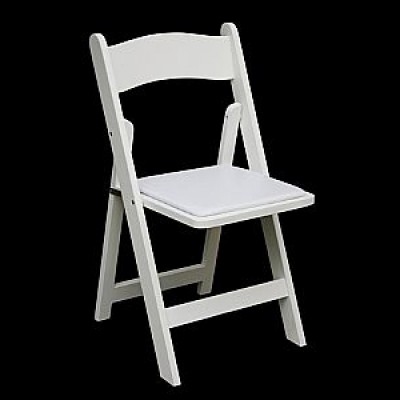 Cadeira white na região da Cidade universitaria
